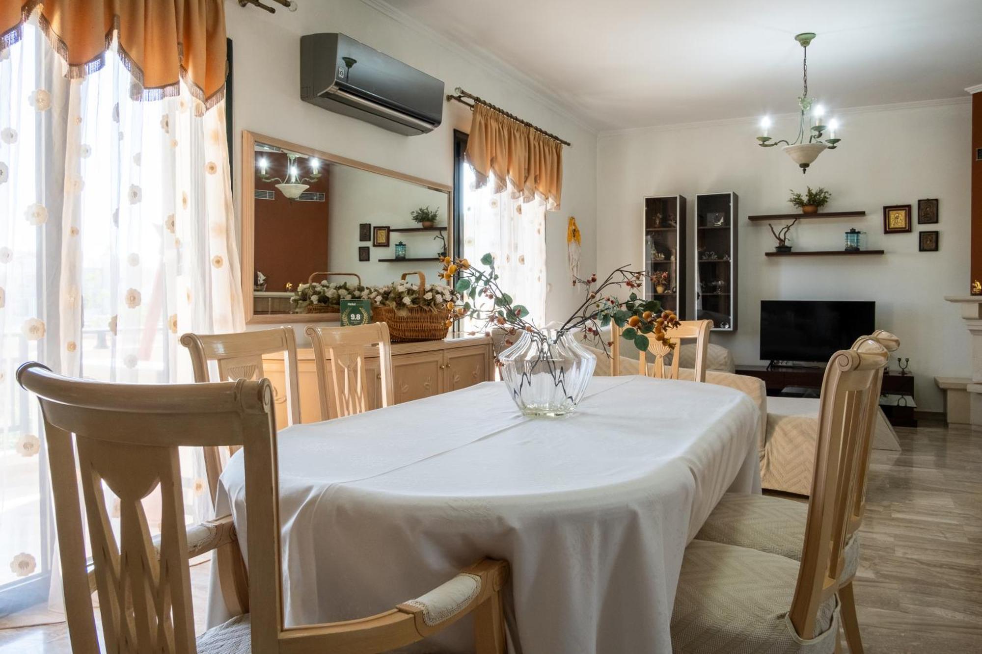 Villa Spacious House In A Quiet Neighbourhood