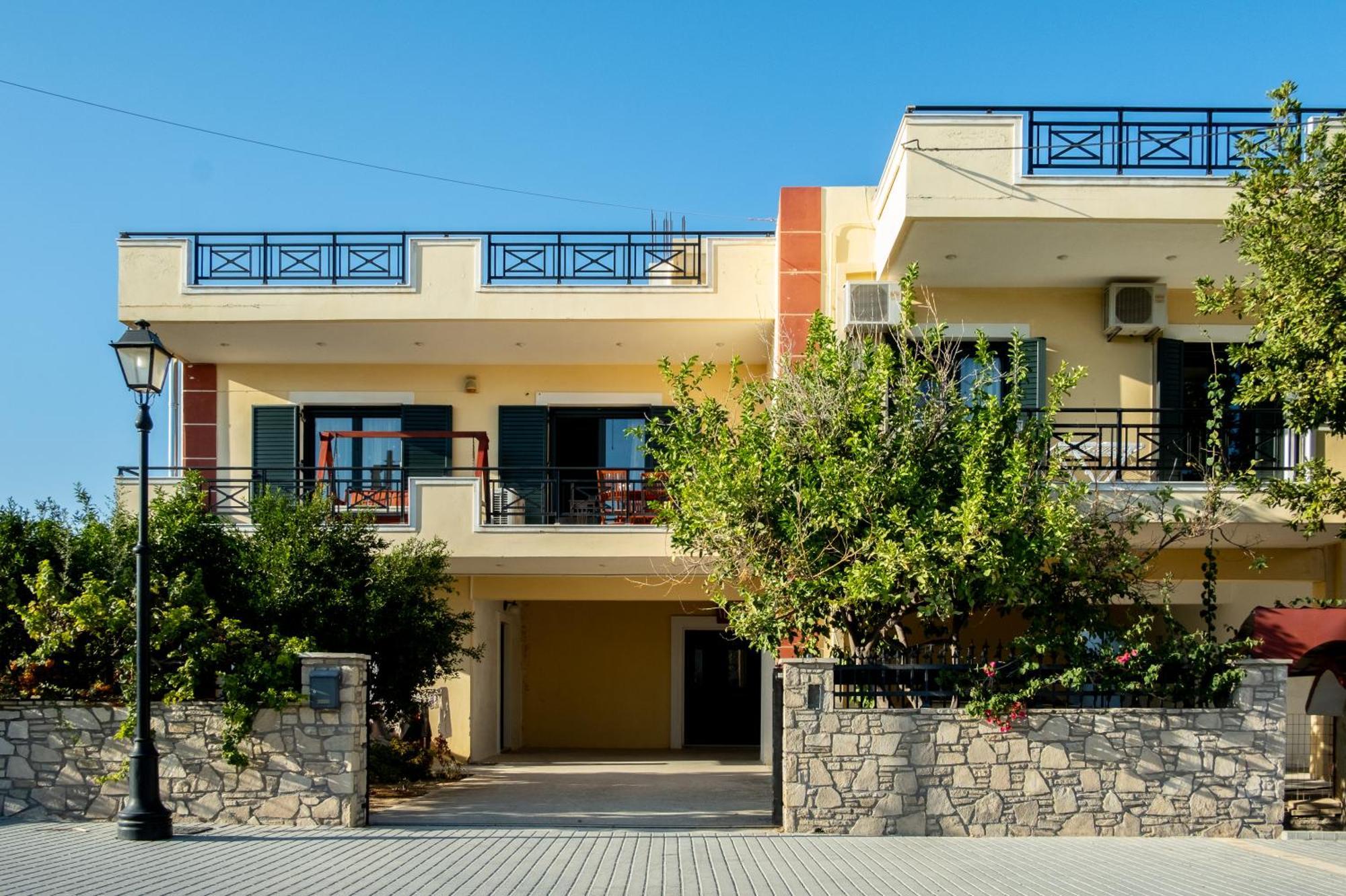 Villa Spacious House In A Quiet Neighbourhood *